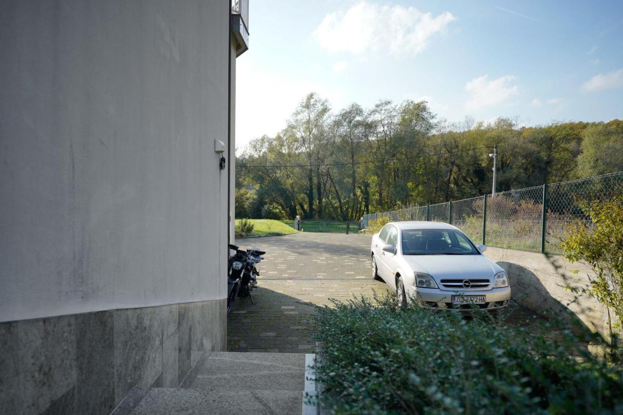 Astarea - Luxe Penthouse In Nature - Jacuzzi - Free Private Parking - Terrace & Balcony - Peace Zagreb Exterior foto